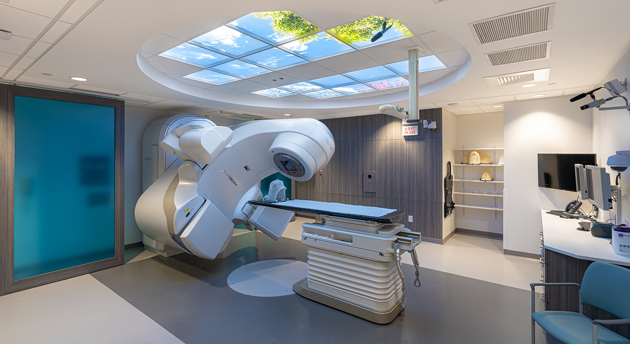 Elliot Hospital, Solinsky Center for Cancer Care at The Elliot | Manchester, NH; Photographer David Pires; interior photograph of the linear accelerator